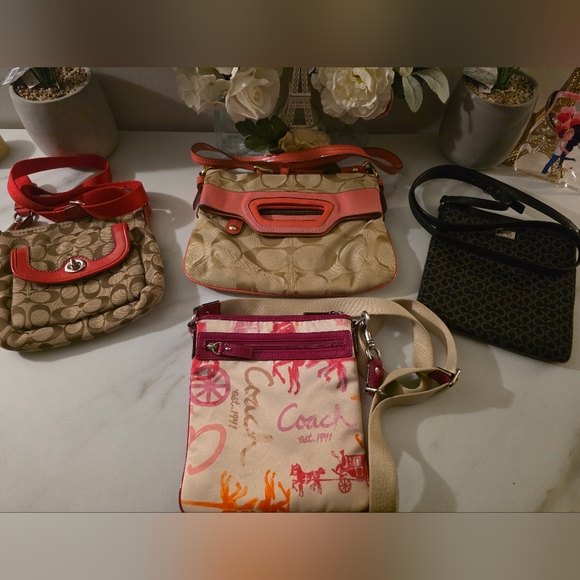 Coach Bags - Picture 1 of 3